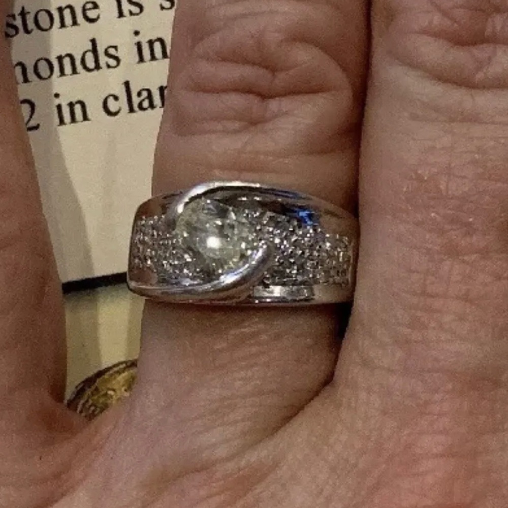 14k Gold Diamond Ring - Picture 6 of 10